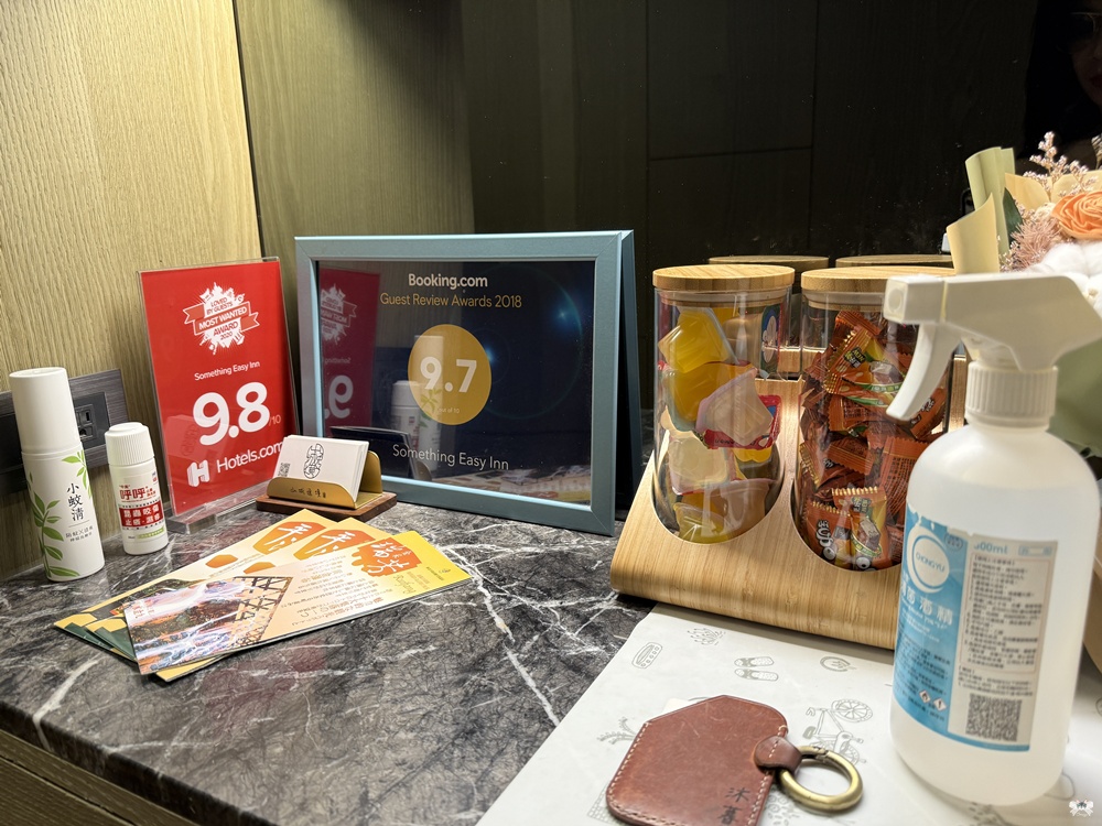 《九份住宿》山城逸境|視野無遮蔽的山海景觀民宿,老街下樓即達 - 第3張圖