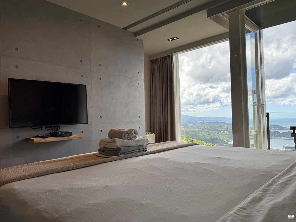 《九份住宿》山城逸境|視野無遮蔽的山海景觀民宿,老街下樓即達 - 第7張圖