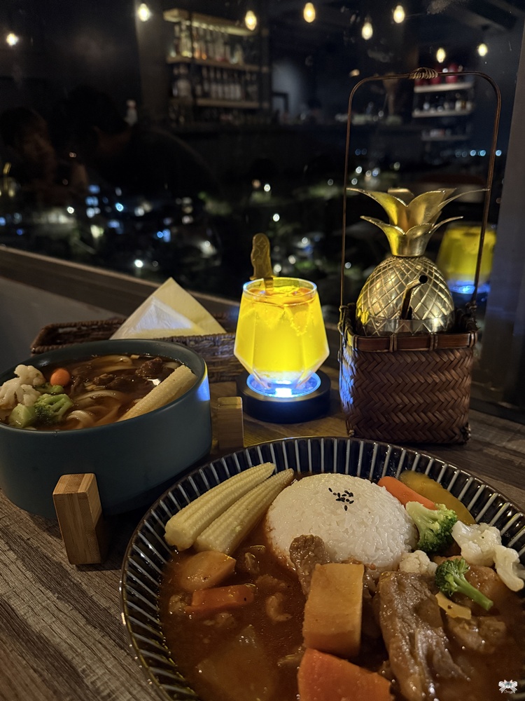 《九份酒館》逸茶酒室|九份觀景酒吧,喝台灣創意調酒盡收山景夜景 - 第8張圖