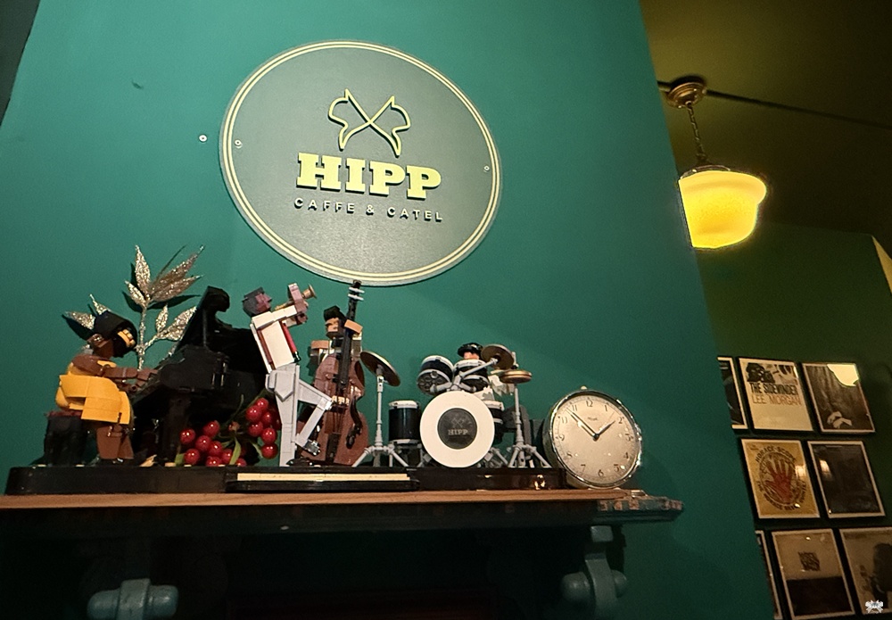 《台北貓咪酒吧》HIPP 喜寶棧咖啡酒館 & 貓旅館|南機場夜市的深夜爵士角落 - 第3張圖