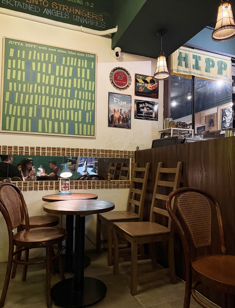 《台北貓咪酒吧》HIPP 喜寶棧咖啡酒館 & 貓旅館|南機場夜市的深夜爵士角落 - 第5張圖