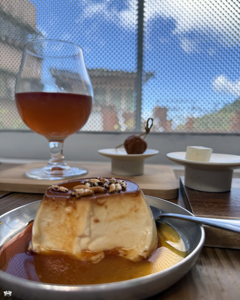 《九份貓咪茶館》野事草店│純白釘畫藝廊系咖啡館,藥草茶概念空間 - 第19張圖 《九份貓咪茶館》野事草店│純白釘畫藝廊系咖啡館,藥草茶概念空間