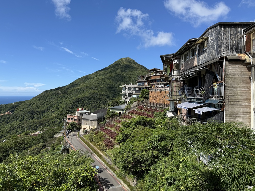 《九份貓咪茶館》野事草店│純白釘畫藝廊系咖啡館,藥草茶概念空間 - 第21張圖 《九份貓咪茶館》野事草店│純白釘畫藝廊系咖啡館,藥草茶概念空間