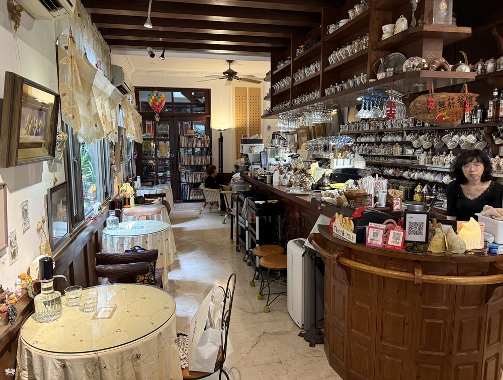 《新竹貓咪咖啡》愛上咖啡│溫暖的藝術氣質與高級瓷器下午茶 - 第4張圖 《新竹貓咪咖啡》愛上咖啡│溫暖的藝術氣質與高級瓷器下午茶