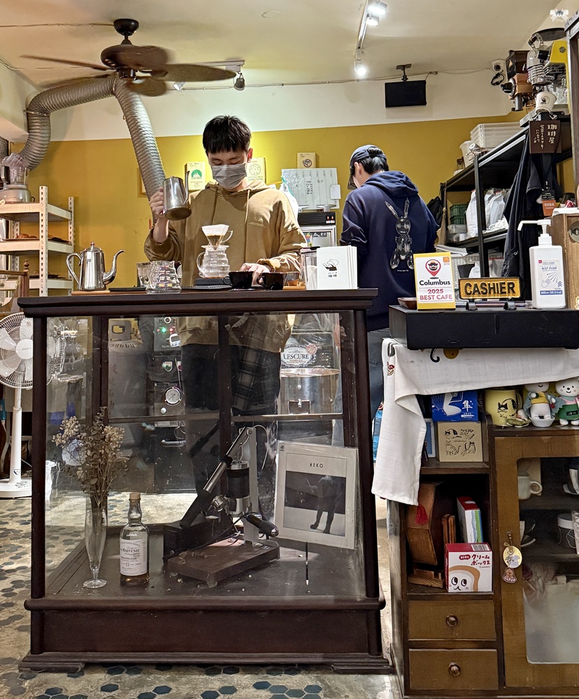 《板橋咖啡》ハーフ珈琲Hafu coffee|日式懷舊風,自家烘焙咖啡豆與麵包近新埔站 - 第8張圖 《板橋咖啡》ハーフ珈琲Hafu coffee|日式懷舊風,自家烘焙咖啡豆與麵包近新埔站