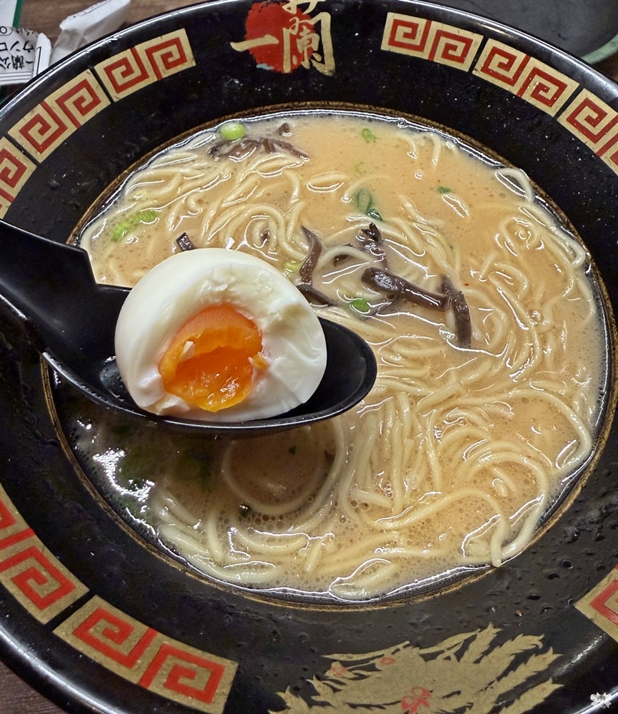 《日本福岡美食》一蘭拉麵 總本店｜24小時營業，晚上舞蹈表演必看