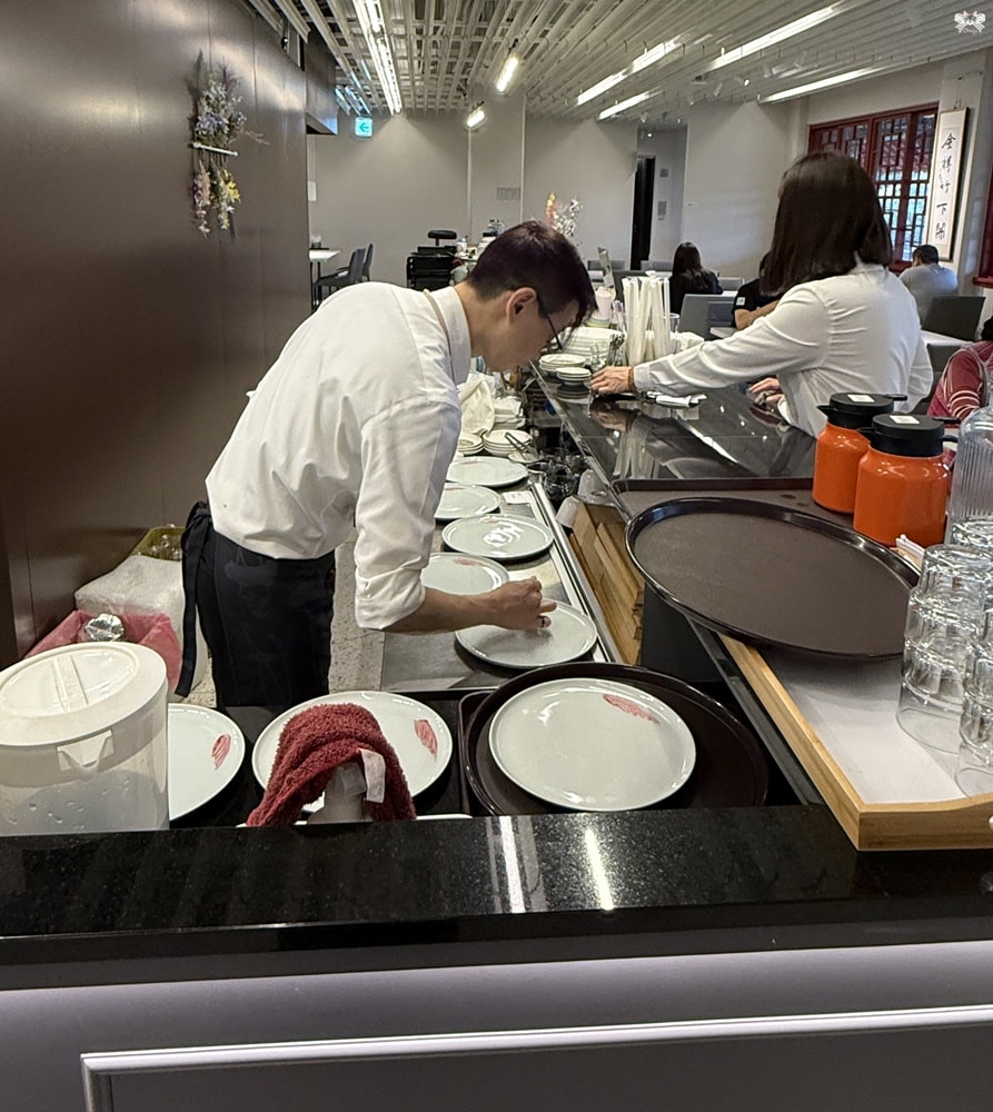 《台北美食》荷悅餐廳|國立歷史博物館，看綻放花繪展悠閒下午茶