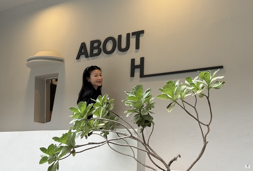《台北貓咪咖啡》About H|華山看完蜷川實花來吸貓,人氣千層蛋糕,親子寵物友善 - 第1張圖 《台北貓咪咖啡》About H|華山看完蜷川實花來吸貓,人氣千層蛋糕,親子寵物友善