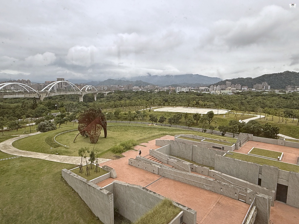 《展覽》托馬斯．薩拉切諾：共織宇宙|新北市美術館，建築展覽都值得再訪